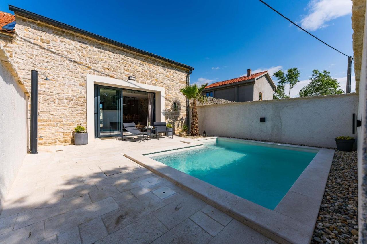 Stone House With Pool Poeta Vila Pridraga Exterior foto