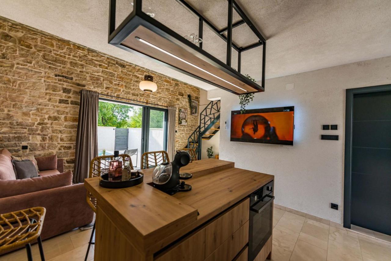 Stone House With Pool Poeta Vila Pridraga Exterior foto