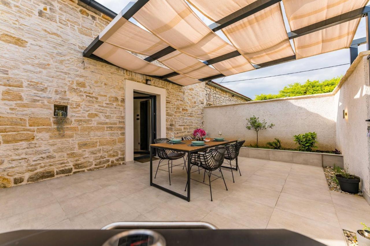 Stone House With Pool Poeta Vila Pridraga Exterior foto