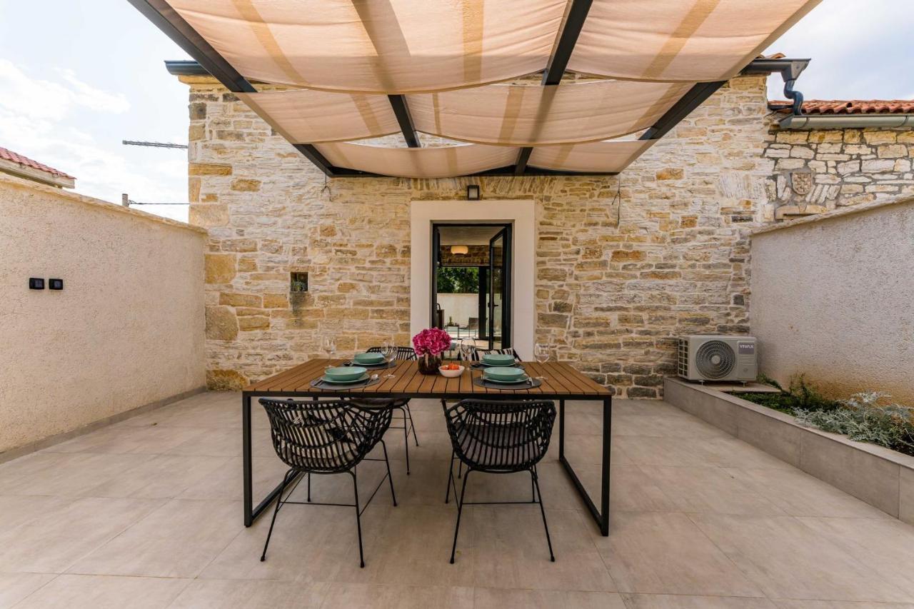 Stone House With Pool Poeta Vila Pridraga Exterior foto